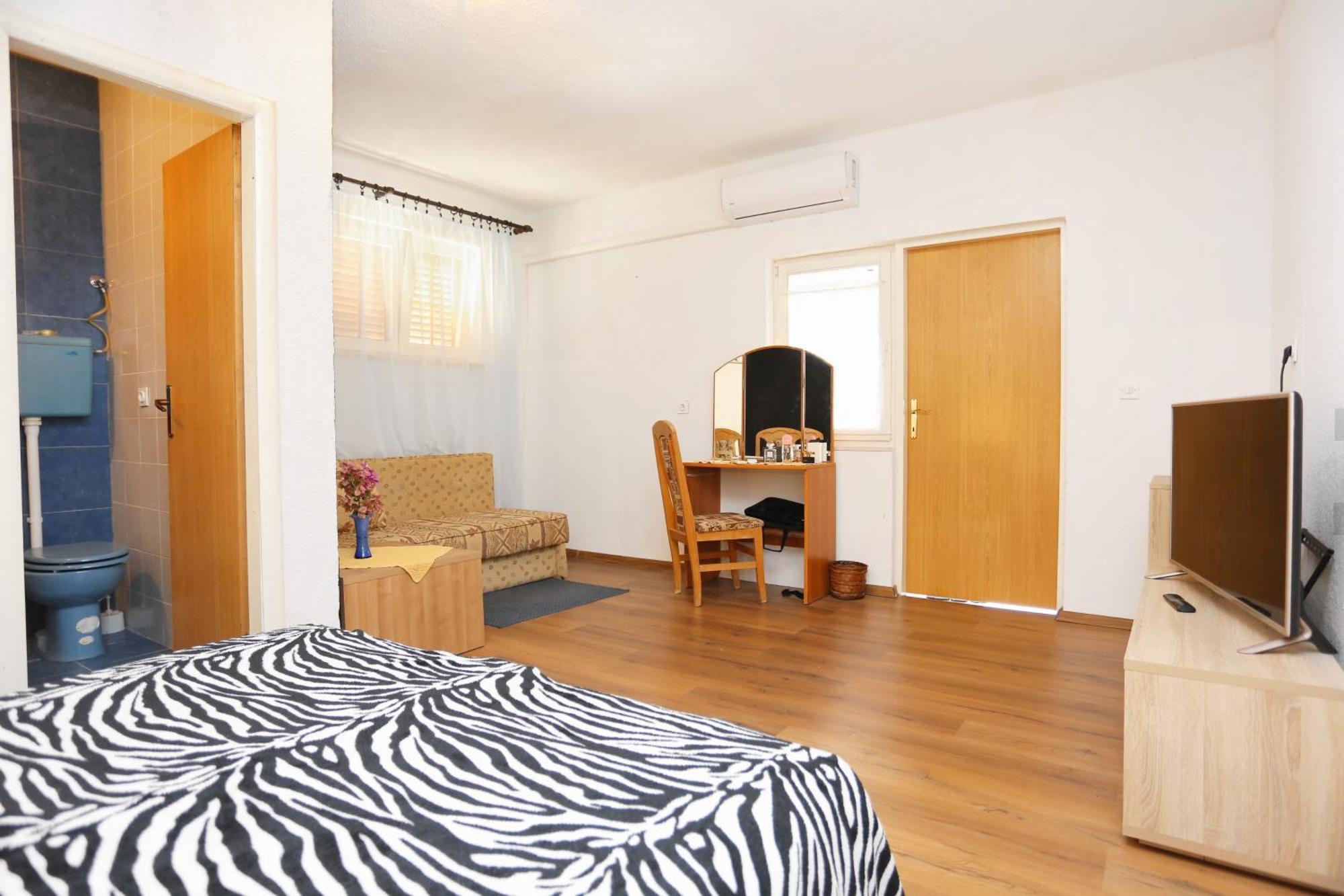 Donji Okrug  Apartments With A Parking Space Okrug Donji, Ciovo - 15848 חדר תמונה